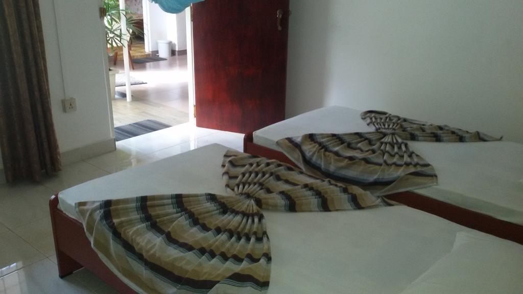 Devi Tourist Home Polonnaruwa Δωμάτιο φωτογραφία